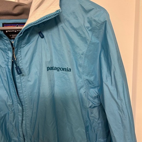 Patagonia Torrentshell 3L Rain Jacket in Blue/Teal - Picture 5 of 11